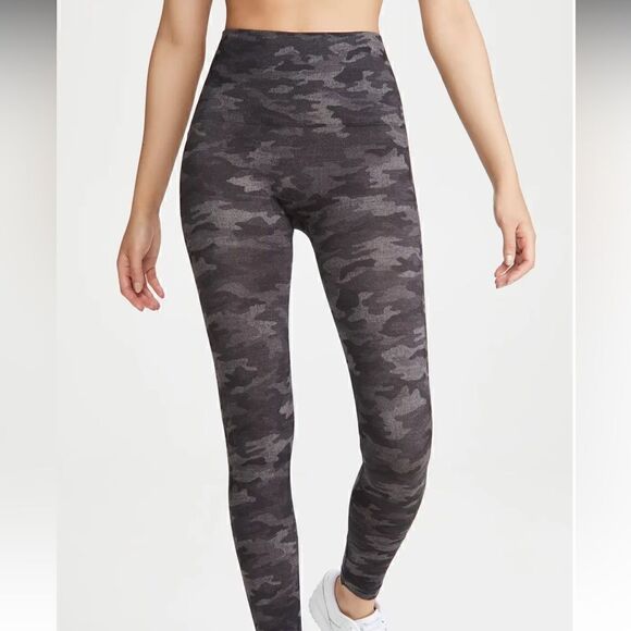 Spanx Look At Me Now Full Length Leggings - Picture 2 of 6